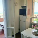 Marotta, 50 Mt Dal Mare, Aria Condizionata, Wi-fi Gratuita, Parcheggio, 2 Camere, 6 Letti, *