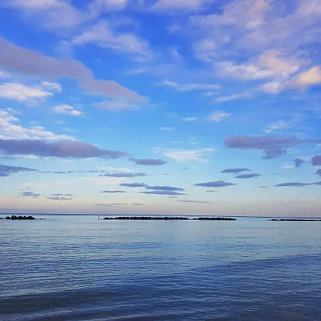 Apartment Marotta, 50 Mt Dal Mare, Aria Condizionata, Wi-Fi Gratuita, 2 Camere, 6 Letti, *