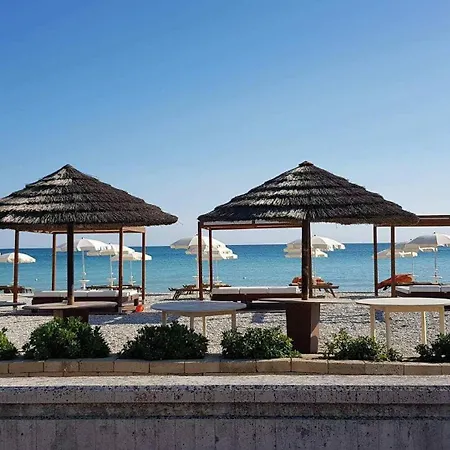 Apartment Marotta, 50 Mt Dal Mare Con Aria Condizionata, 2 Camere, 6 Letti