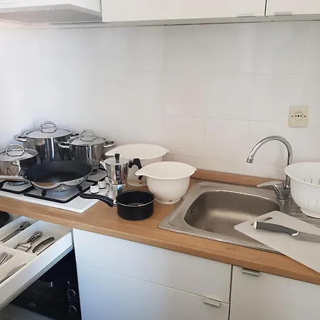 Marotta, 50 Mt Dal Mare, Aria Condizionata, Wi-Fi Gratuita, 2 Camere, 6 Letti,