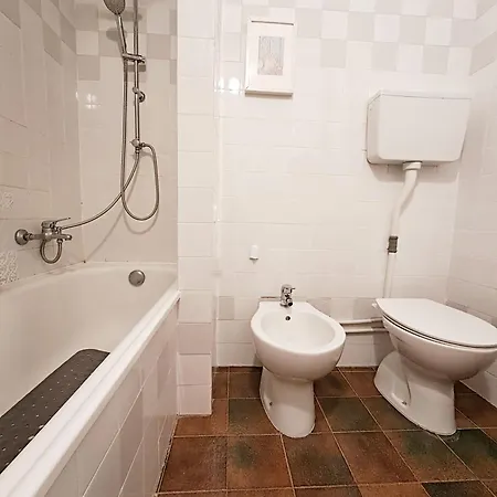 Lejlighed Marotta, 50 Mt Dal Mare, Sea & Apartments, Sea&business, Clima, Wi-fi Veloce, Parking, 2 Camere, 6 Letti *