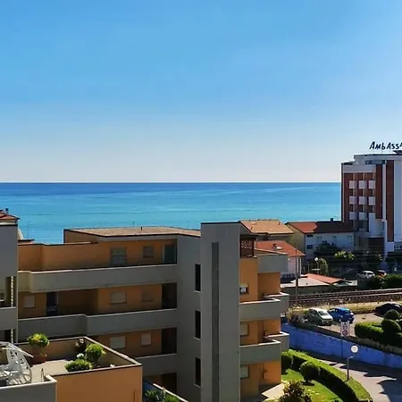 Lejlighed Marotta, 50 Mt Dal Mare, Sea & Apartments, Sea&business, Clima, Wi-fi Veloce, Parking, 2 Camere, 6 Letti Marotta
