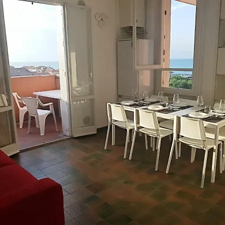 Marotta, 50 Mt Dal Mare Con Aria Condizionata, 2 Camere, 6 Letti