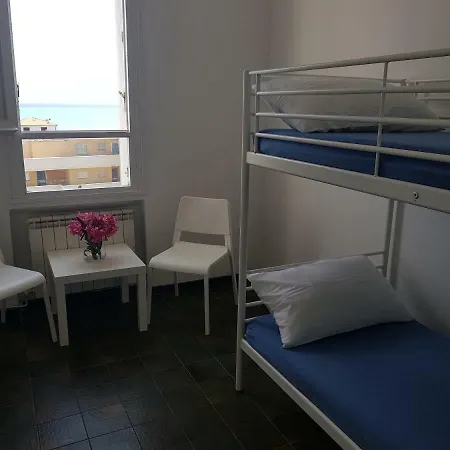 Appartamento Marotta, 50 Mt Dal Mare Con Aria Condizionata, 2 Camere, 6 Letti