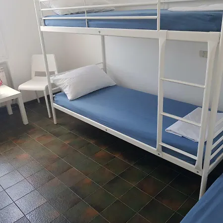 Marotta, 50 Mt Dal Mare Con Aria Condizionata, 2 Camere, 6 Letti Appartamento *