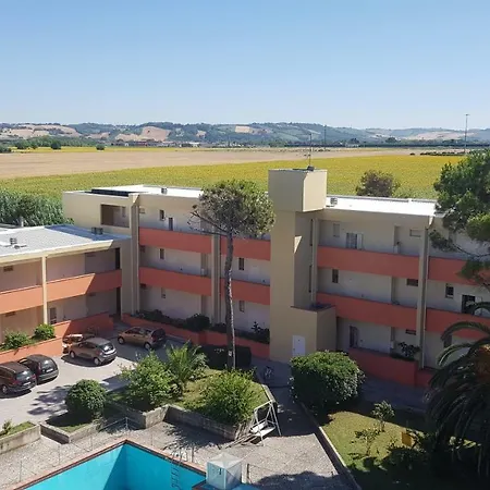 Apartment Marotta, 50 Mt Dal Mare, Aria Condizionata, Wi-Fi Gratuita, 2 Camere, 6 Letti,