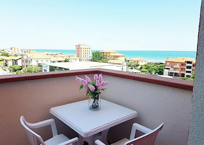 Marotta, 50 Mt Dal Mare, Aria Condizionata, Wi-Fi Gratuita, 2 Camere, 6 Letti,