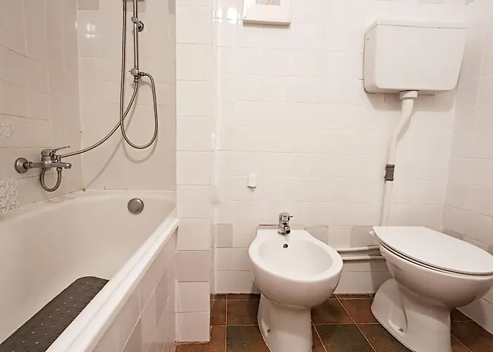 Apartment Marotta, 50 Mt Dal Mare, Aria Condizionata, Wi-Fi Gratuita, 2 Camere, 6 Letti, *