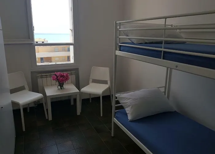 Apartment Marotta, 50 Mt Dal Mare, Aria Condizionata, Wi-Fi Gratuita, 2 Camere, 6 Letti,