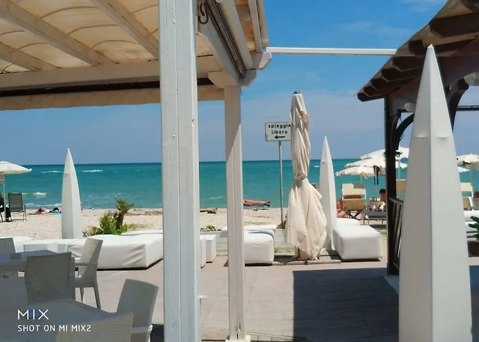 Marotta, 50 Mt Dal Mare, Aria Condizionata, Wi-Fi Gratuita, 2 Camere, 6 Letti, *