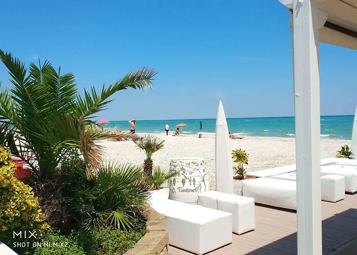 Marotta, 50 Mt Dal Mare, Aria Condizionata, Wi-Fi Gratuita, 2 Camere, 6 Letti,